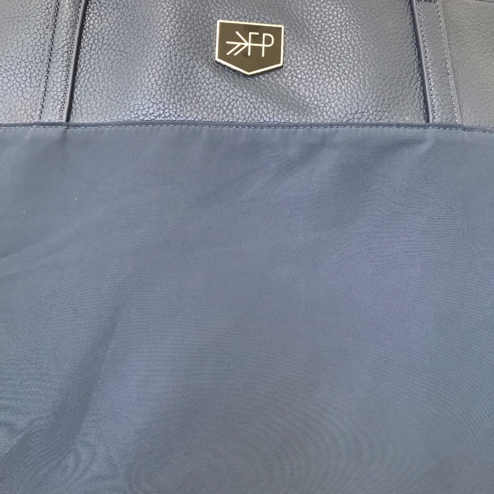 Freshly Picked Everyday Tote diaper bag - Picture 3 of 16